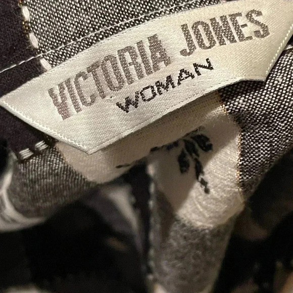 Victoria Jones Woman Holiday Button-Down Shirt – 2X - Picture 6 of 10